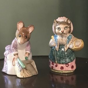 1970 BP Hunca Munca & Cousin Ribby